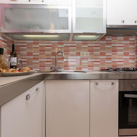 Apartman Monika Omiš Esterno foto