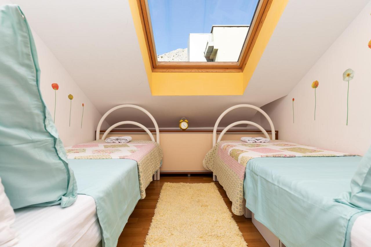 Apartman Monika Omiš Esterno foto