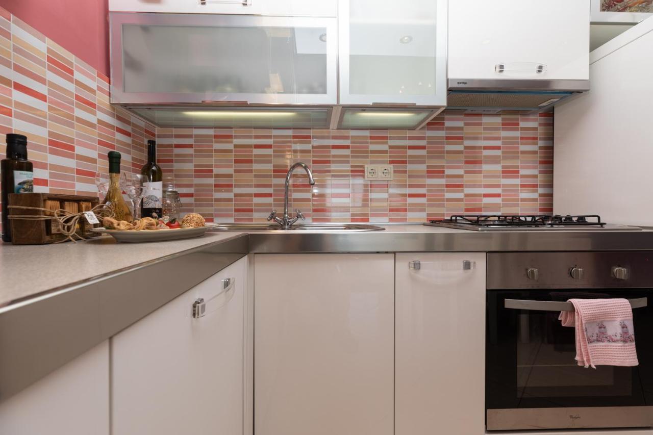 Apartman Monika Omiš Esterno foto