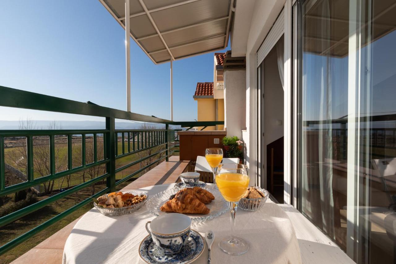 Apartman Monika Omiš Esterno foto