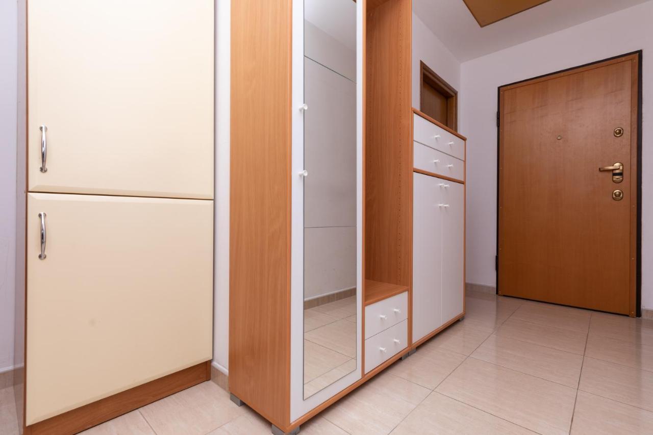 Apartman Monika Omiš Esterno foto