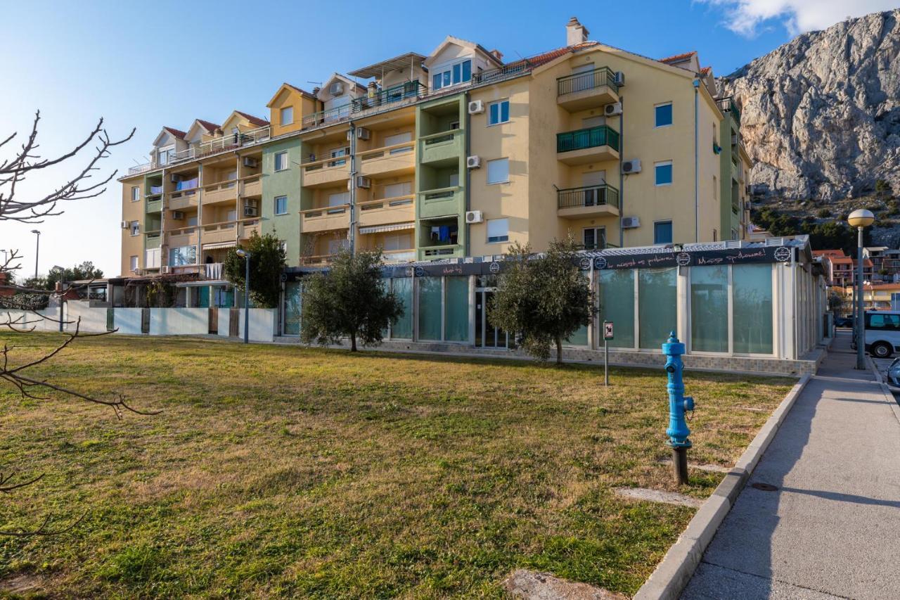 Apartman Monika Omiš Esterno foto