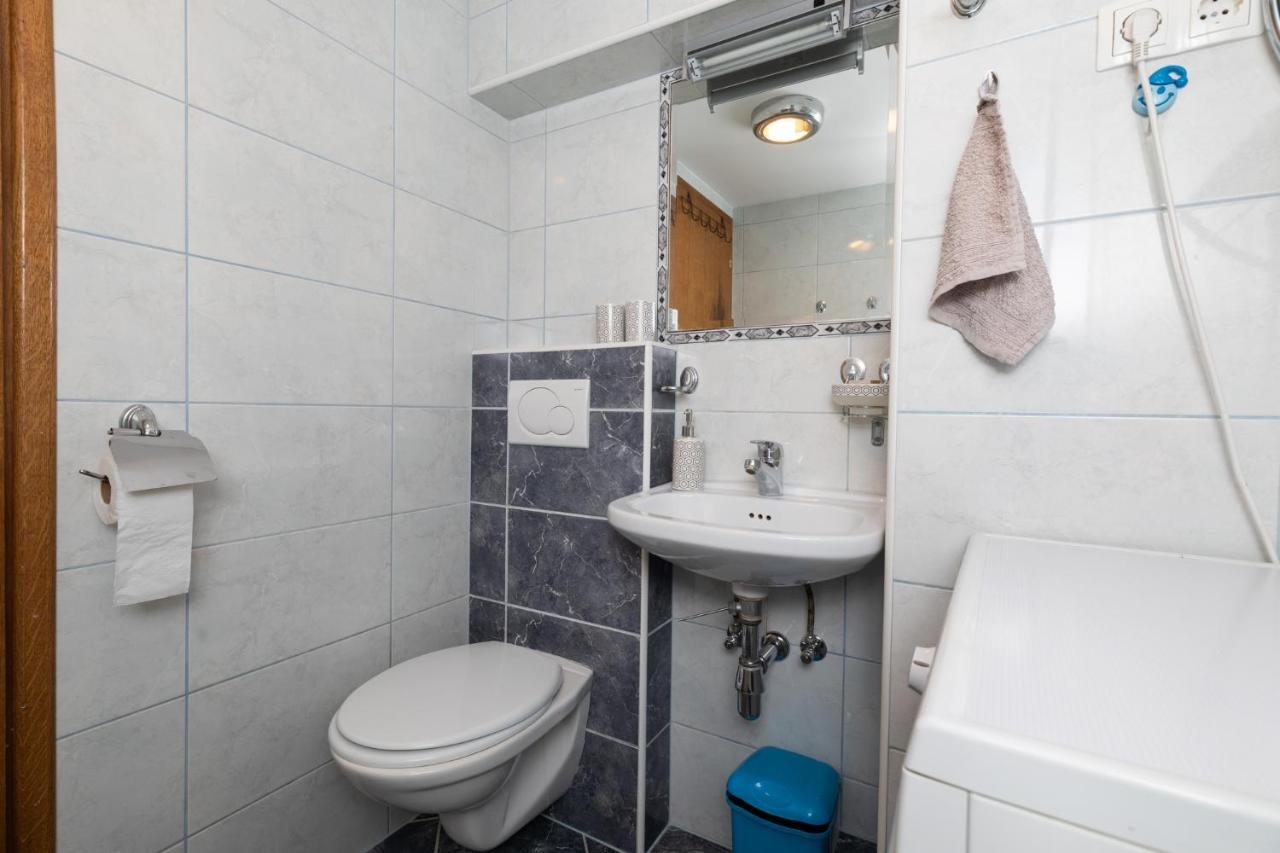Apartman Monika Omiš Esterno foto