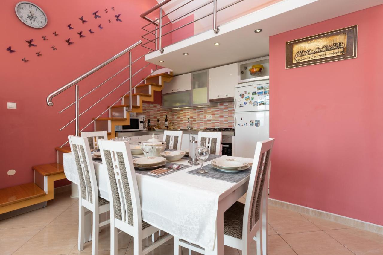 Apartman Monika Omiš Esterno foto